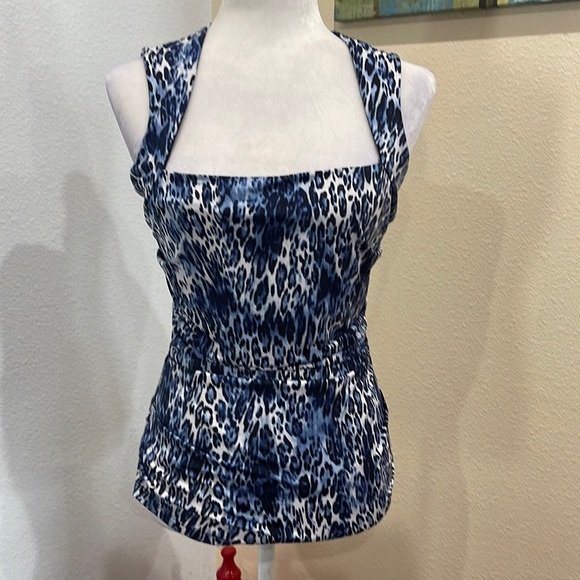 Cache Tops - Blue leopard print cache size S